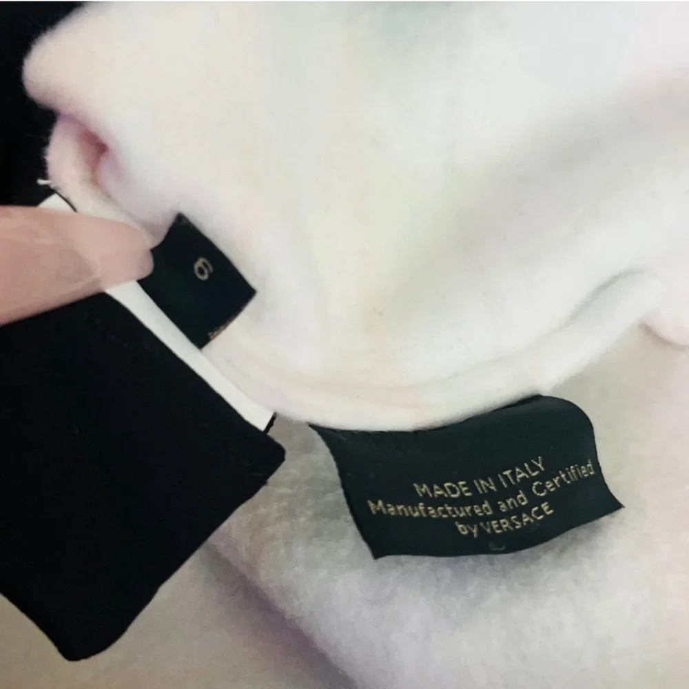 Versace Sweater - Picture 7 of 10
